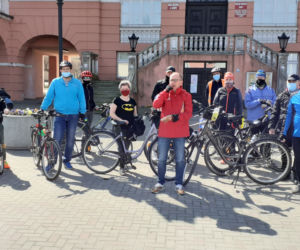 Rowerzyści najechali Szymbark. Kolejna wycieczka Iławskiej Gwardii Rowerowej