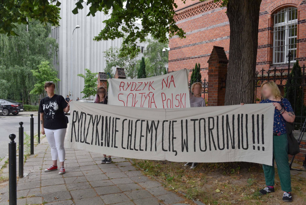 Rydzyk na ławie oskarżonych w Toruniu