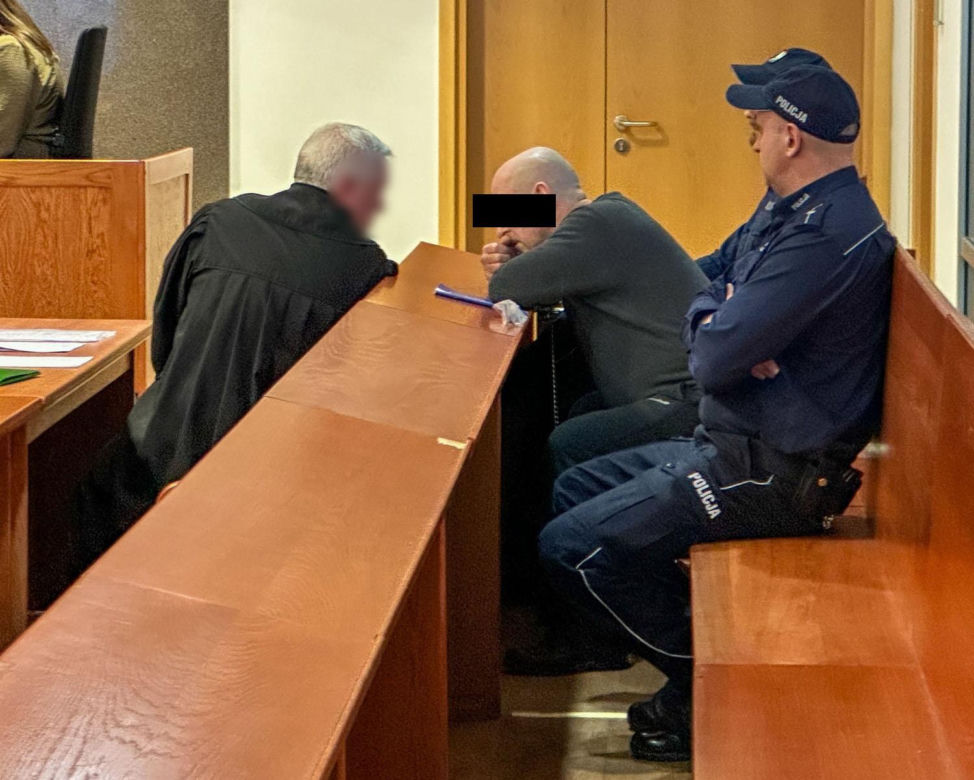 Emerytowany żołnierz wypchnął żonę z balkonu. Sąd nie miał litości!
