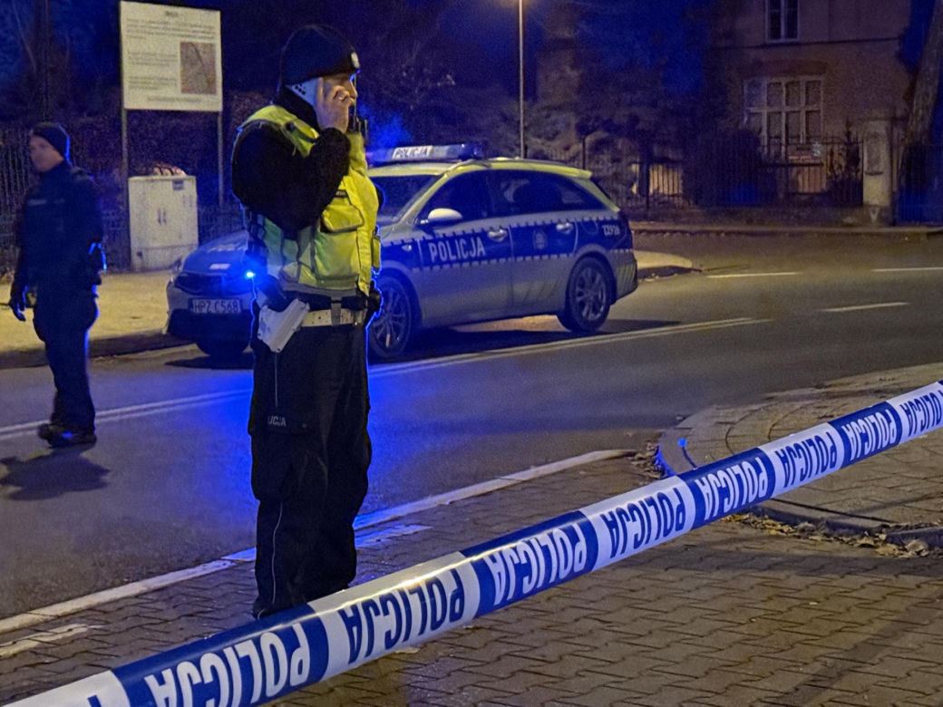 Koszmarny finał Mikołajek w Grodzisku Mazowieckim. Wykrwawiał się na środku ulicy, chwilę wcześniej został dźgnięty nożem