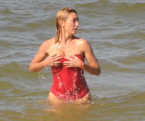 Anna Kalczyńska wypoczywa nad polskim morzem