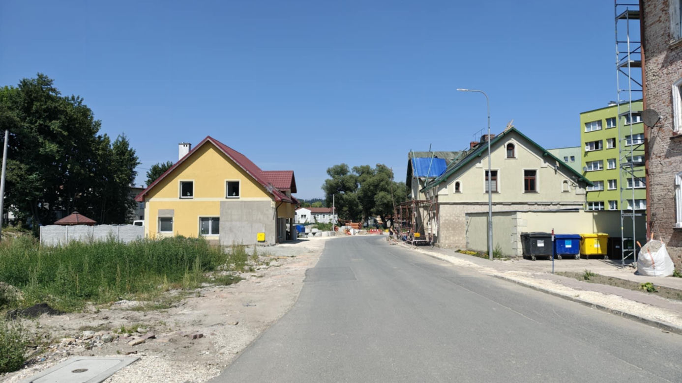 Stronie Śląskie niemal rok po powodzi. Jak wygląda dziś miejsce, gdzie pękła tama? 