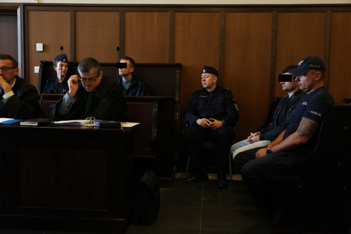 „Czekałem, aż umrze”. Cztery ciała przy Grzybowskiej w Warszawie. Świadkowie znikają przed rozprawą