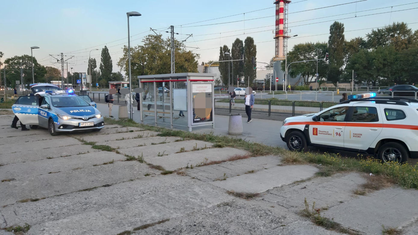 Śmierć na przystanku. 80-latek padł na ziemię, nie żyje