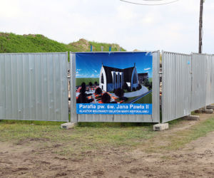 Opole. Nowy kościół im. św. Jana Pawła II. Niezwykły relikt z nagrobku papieża! [ZDJĘCIA]