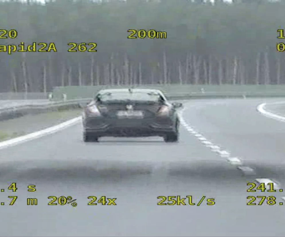  Zasuwał 240 km/h sportową Hondą Civic Type R