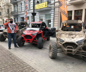 Maraton po życie. Zamiast na Dakar ruszyli na charytatywny maraton dla chorego dziecka 