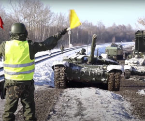 Wojna na Ukrainie. Coraz więcej rosyjskich wojsk przy granicy. Narracja o wycofaniu żołnierzy fałszywa