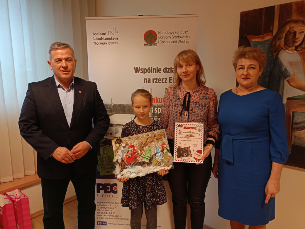 Podsumowanie konkursu na bożonarodzeniową kartkę świąteczną z recyklingu odbyło się w siedzibie Przedsiębiorstwa Energetycznego w Siedlcach