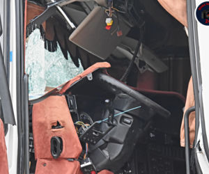 Koszmarny wypadek na S8. Ciężarówka uderzyła w tył autokaru