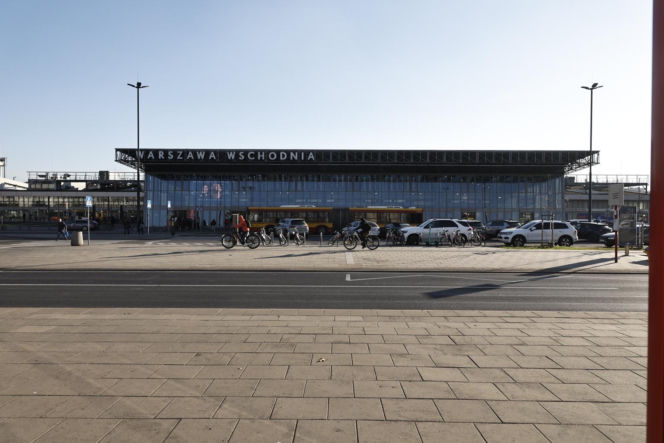 Warszawa. Wojsko na stacjach kolejowych