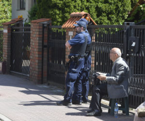 Desperat zabarykadował się w domu