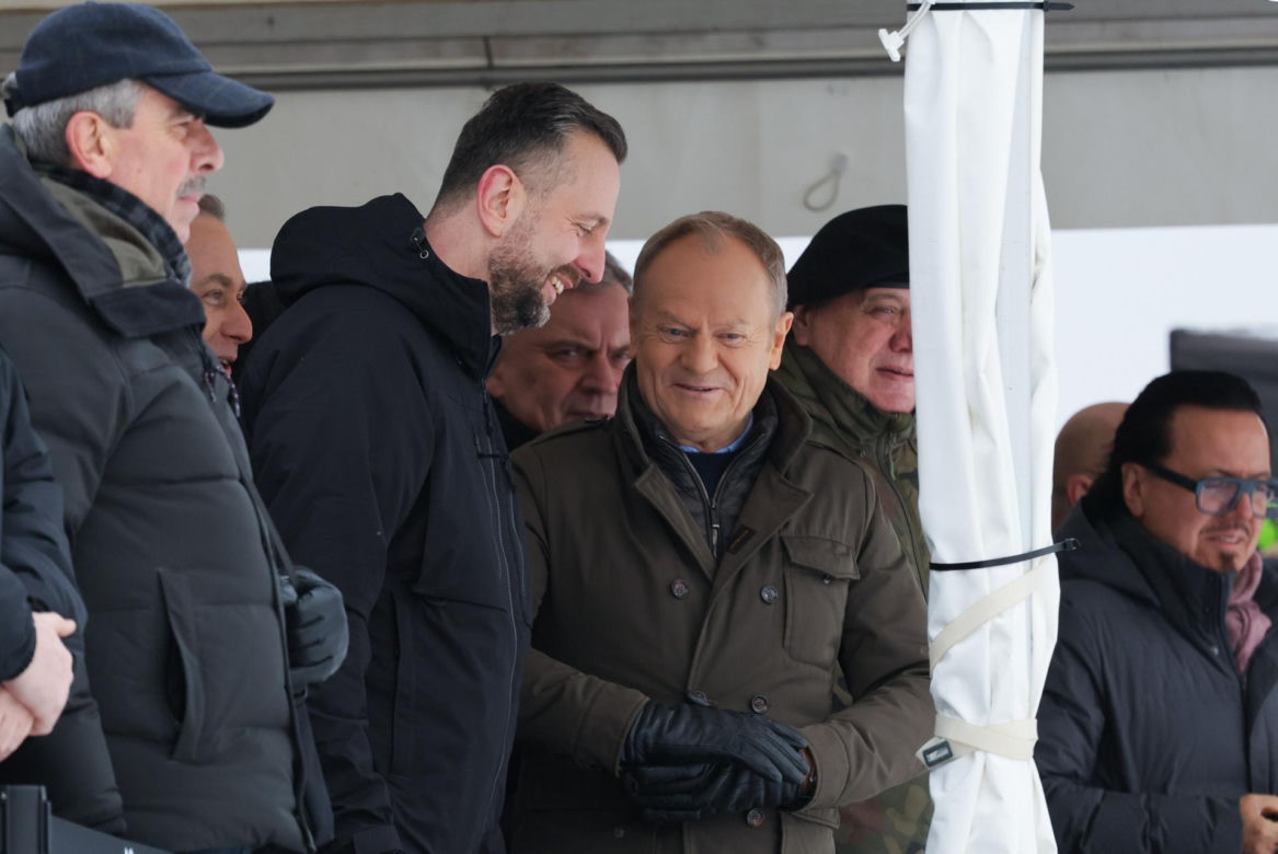 Premier i szef MON na poligonie w Zielonce obserwowali testy bezzałogowców