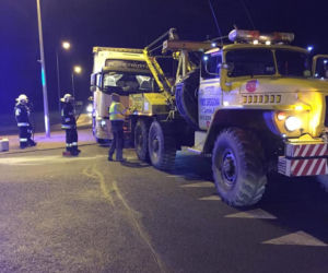 Wypadek na obwodnicy Nakła. Tir zderzył się z osobówką! GIGANTYCZNE utrudnienia
