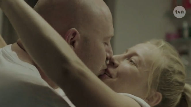 Lekarze 5 odcinek 1, Piotr (Szymon Bobrowski) Iza (Katarzyna Warnke)