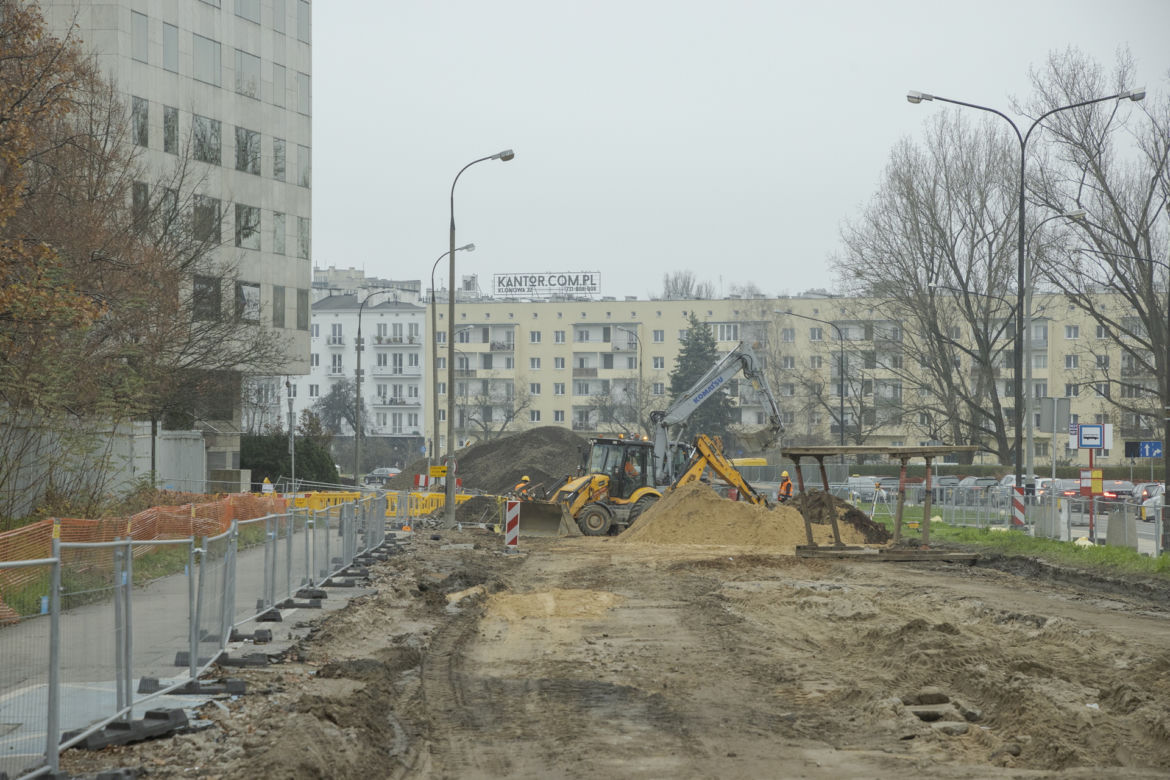 Traci klientów przez rozkopane ulice. Przy zakładzie Stanisława zawieszono znak zakazu parkowania