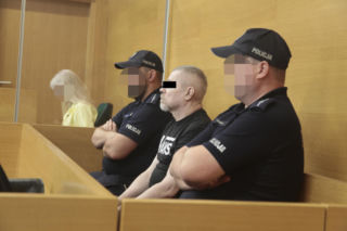 Zabił ratownika, bo „urwał mu się film”. Szokujące sceny w sądzie Proces wstrzymany!
