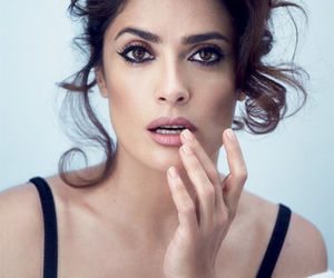 Salma Hayek topless!