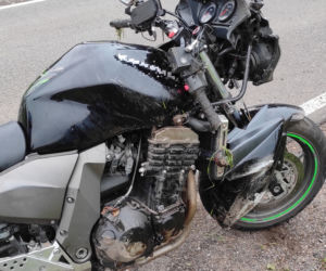 Strażnik udzielił pomocy rannemu w wypadku motocykliście