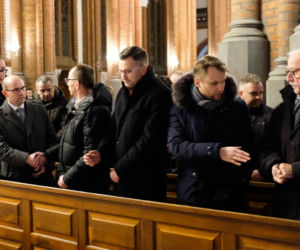 Białostoczanie oddali hołd zamordowanemu prezydentowi Gdańska. Była Msza Święta i Światełko Pamięci