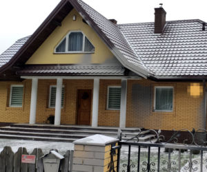 Puszcza Augustowska. Prywatny dom strażnika leśnego został oblany farbą przez nieznanych sprawców