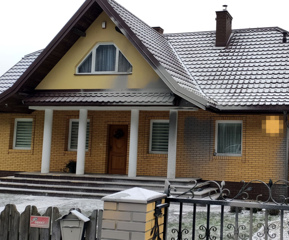 Puszcza Augustowska. Prywatny dom strażnika leśnego został oblany farbą przez nieznanych sprawców