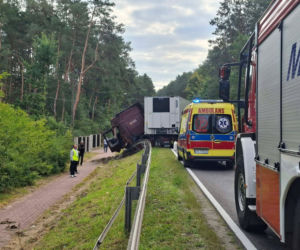 Śmiertelny wypadek w Stykowie na DK 42. Na miejscu zginął 23 letni mężczyzna