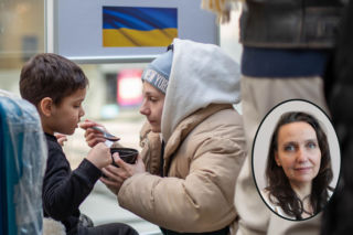 Wojna w Ukrainie, a w Polsce i pięknie, i strasznie. Kraj o Warszawie. Felieton 