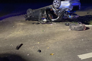 Pięć osób w szpitalach po wypadku koło Leszna. Dachowało BMW [ZDJĘCIA]