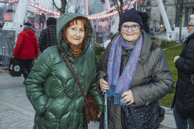 Tłumy na świątecznym Jarmarku Warszawskim. Zapytaliśmy ludzi, co o nim myślą