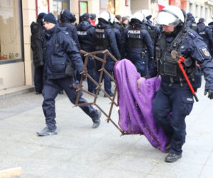 Protest Agrounii na warszawskim Nowym Świecie.