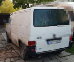 Próbowali wyrwać bankomat przy pomocy liny