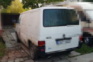 Dolny Śląsk: Próbowali wyrwać bankomat przy pomocy liny. Uszkodzili samochód i uciekli