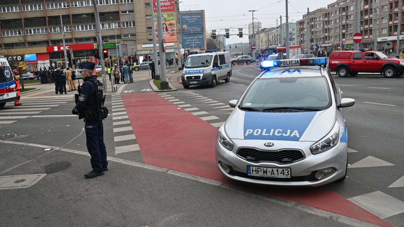 W Szczecinie kierowca rozpędzonym samochodem wpadł w pieszych