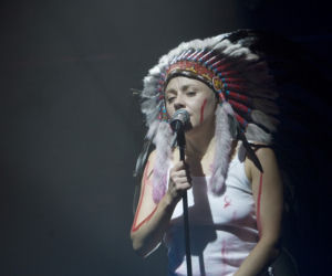 Maria Peszek podczas koncertu