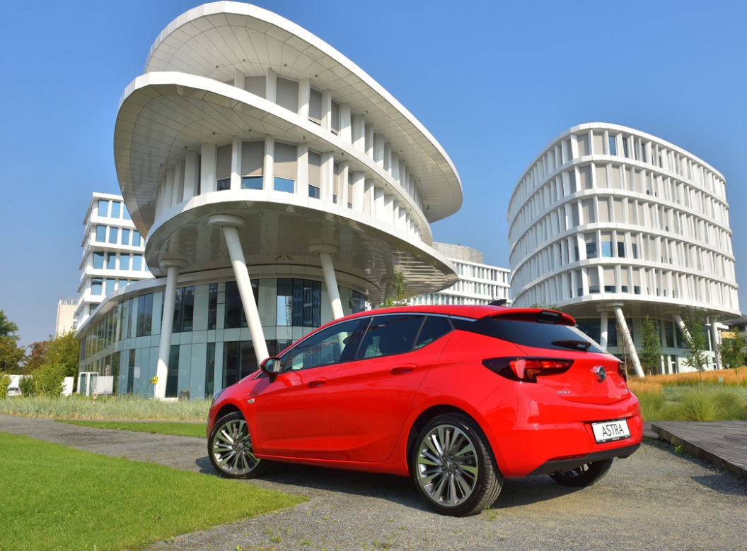 Opel Astra V