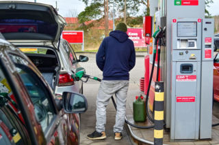 Nowe limity na stacjach benzynowych. Minister energii tnie ceny paliw