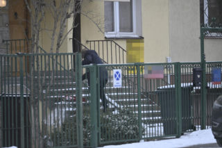 Kuzyn Kaczyńskiego dba o krewnego i odśnieża schody