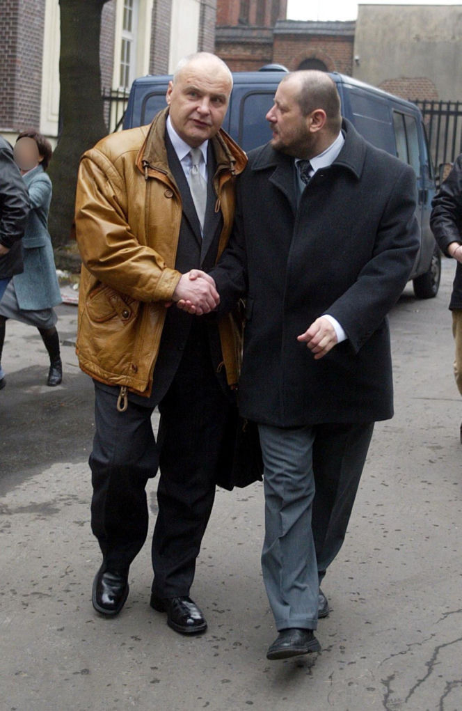 Tajemnicza śmierć i pogrzeb w sekrecie. Znany prokurator Jerzy Hop i jego syn nie żyją. Ostatnie pożegnanie