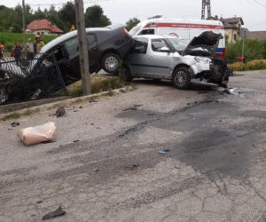 Dwa groźne wypadku w powiecie krakowskim! Trzy osoby trafiły do szpitala [ZDJĘCIA]