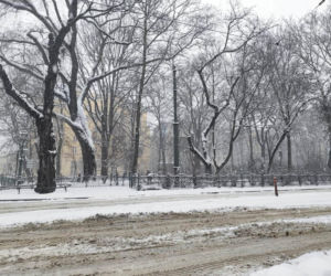 Atak zimy w Krakowie. Miasto sparaliżowane, IMGW ostrzega