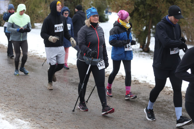 Wystrzał startera zamiast szampana. Tłumy powitały Nowy Rok na XX Śląskim Maratonie Noworocznym Cyborg