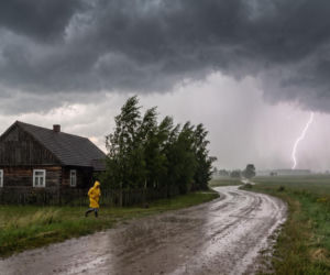 Burze i ulewy nad Polską. Sprawdź gdzie uderzy żywioł