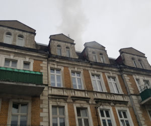 Duże zadymienie na ulicy Legionów w Grudziądzu. Prawdopodobnie przez pożar w kominie