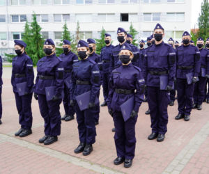 Ślubowanie policjantów w Bydgoszczy. Zdjęcia z uroczystości