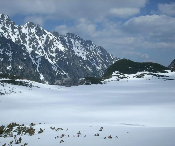 Turyści odcięci od świata w Tatrach. Nie mogą wrócić z gór