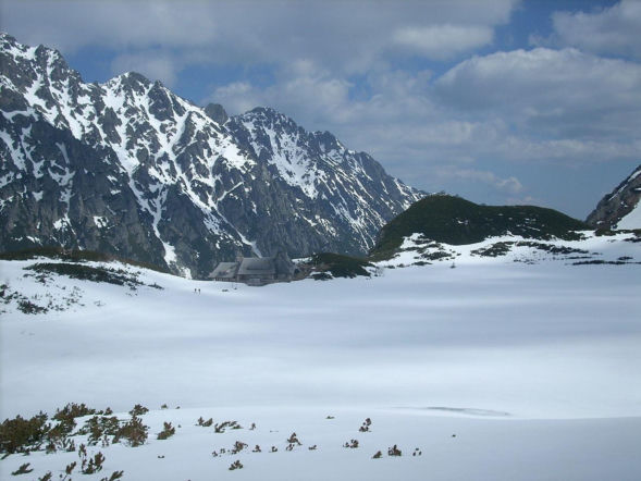 Turyści uwięzieni w tatrzańskim schronisku. Szlaki całkowicie zablokowane