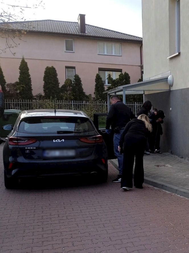 Atak na wójt Starej Kornicy. Mężczyzna usłyszał zarzuty