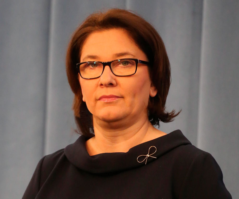 Beata Mazurek POUCZA prezydenta: Powinien Kaczyńskiego witać osobiście
