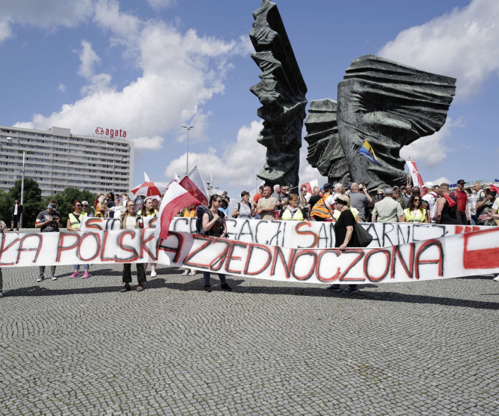 Protest antyszczepionkowców w Katowicach